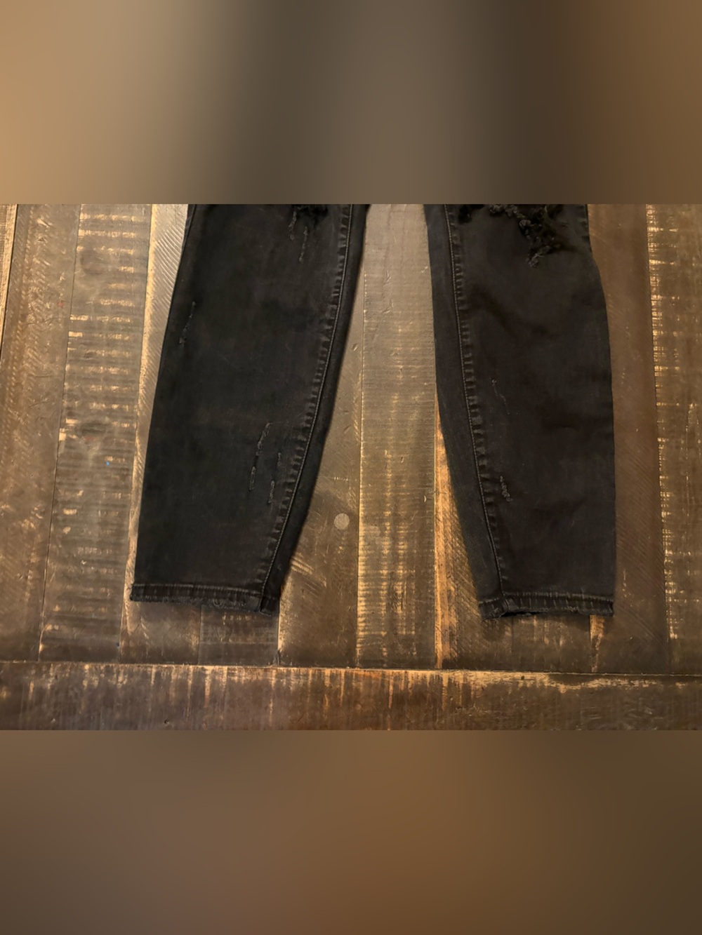 Judy Blue Black Distressed Raw Hem Straight Leg Jeans Stretchy Lightweight 5/27 - Picture 2 of 9